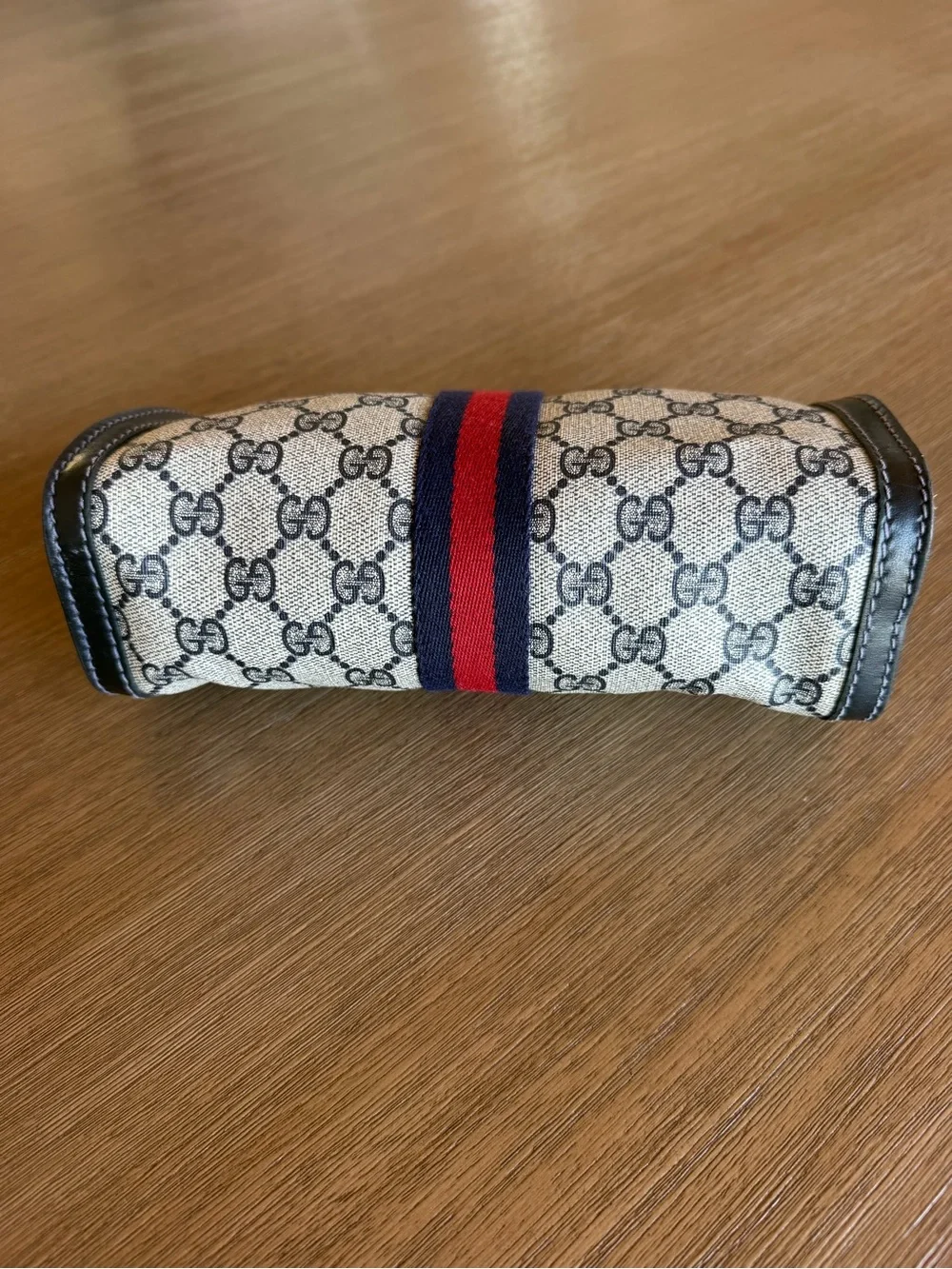 Vintage Gucci Beige GG supreme Sherri line clutch/pouch navy/red canvas